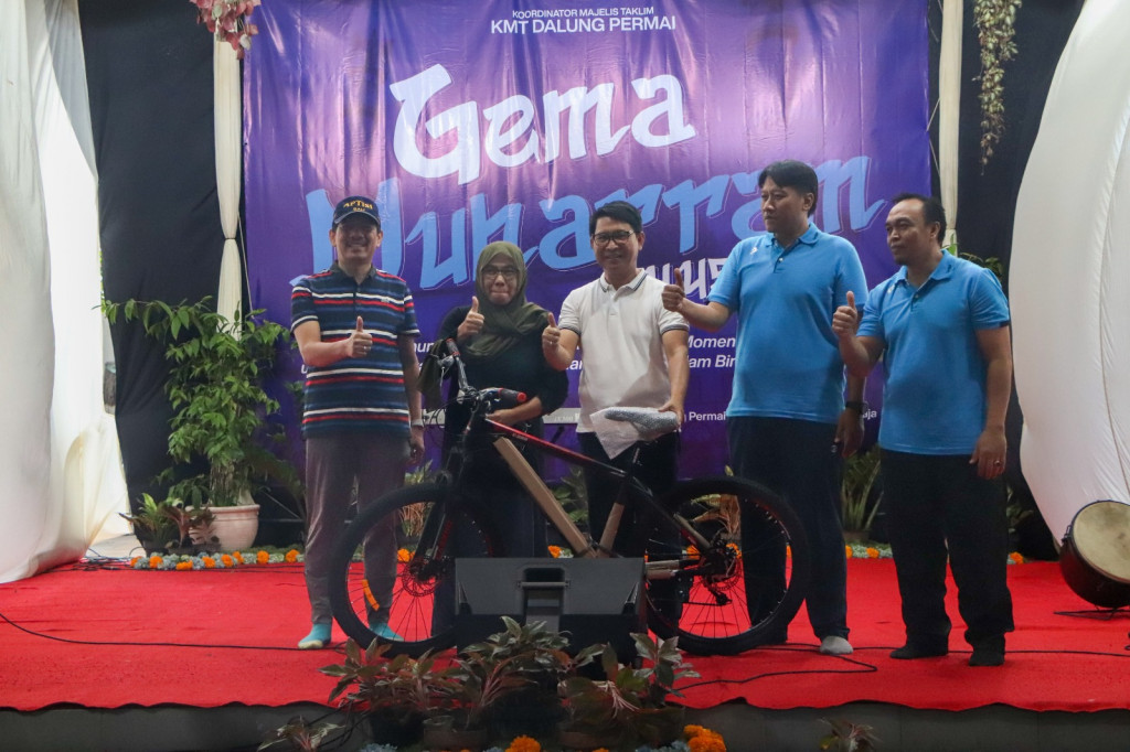 Gema Muharram 1444 Hijriah, Sekda Adi Arnawa Lepas Peserta Jalan Santai